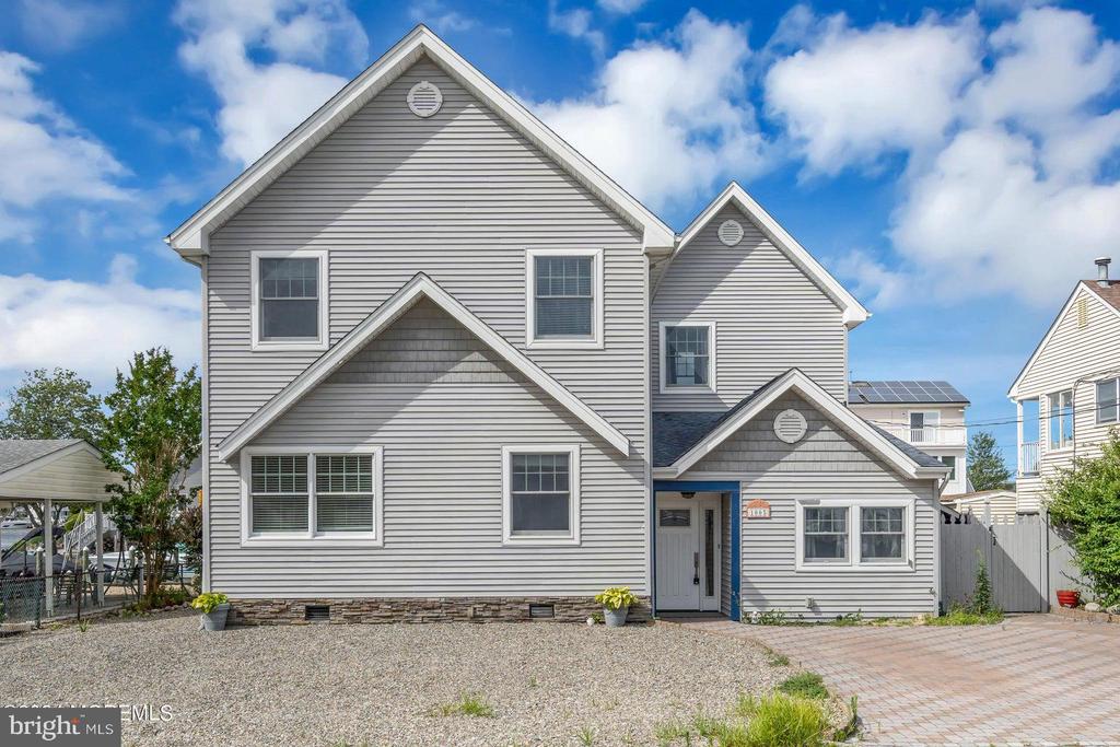 1005 Mauna Loa Dr