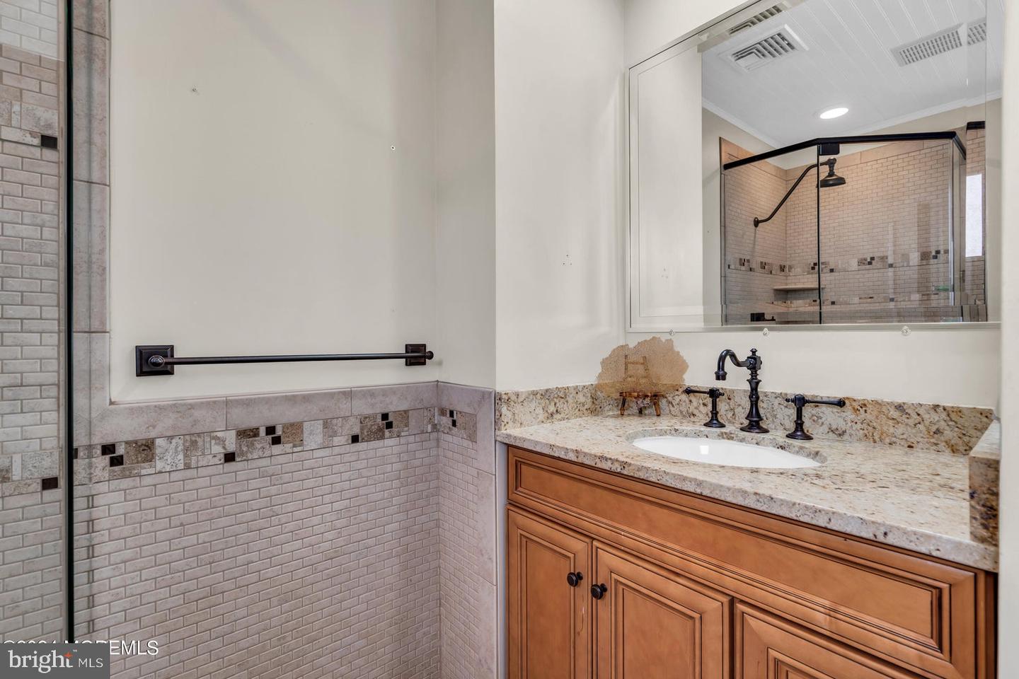1005 Mauna Loa Dr