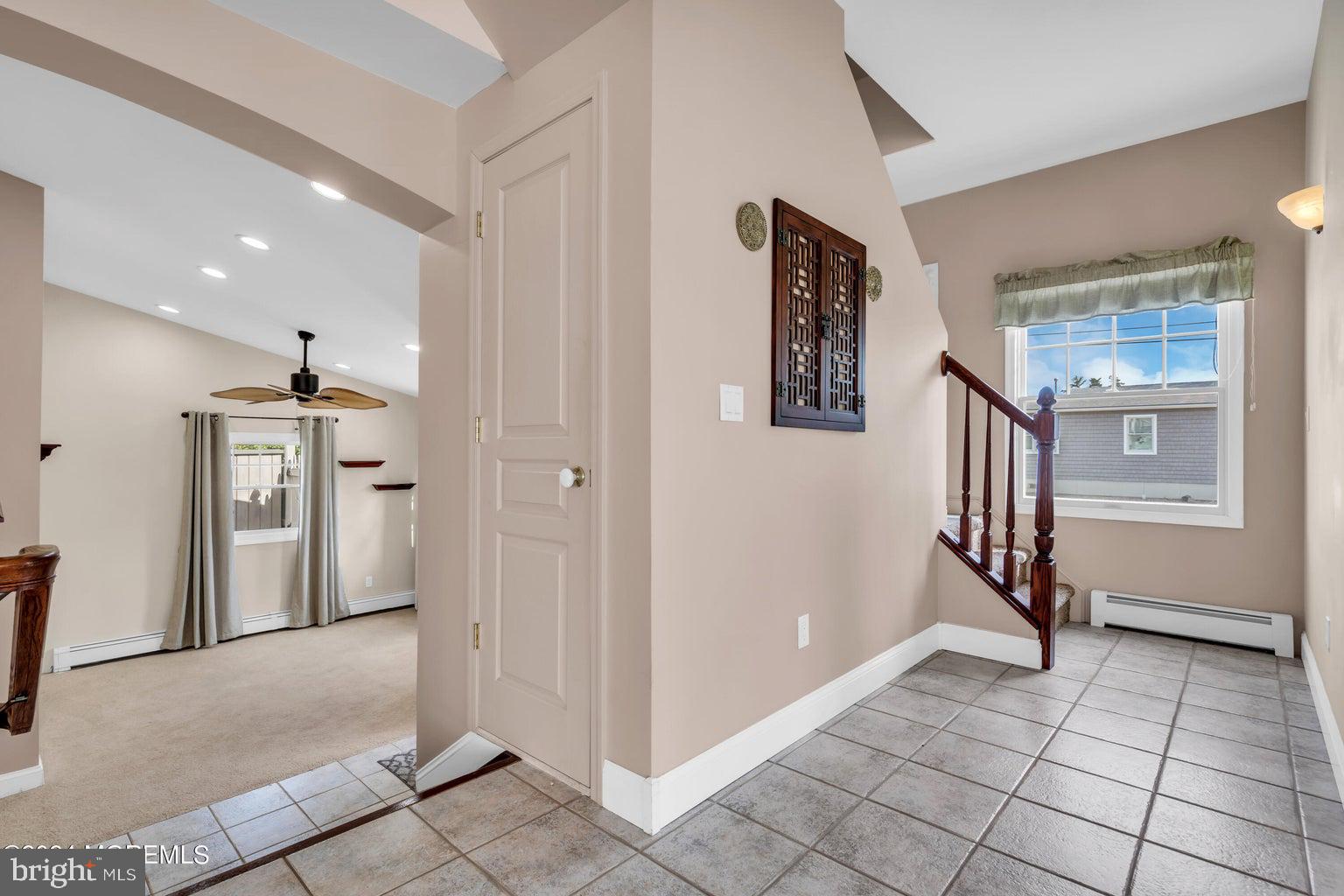 1005 Mauna Loa Dr