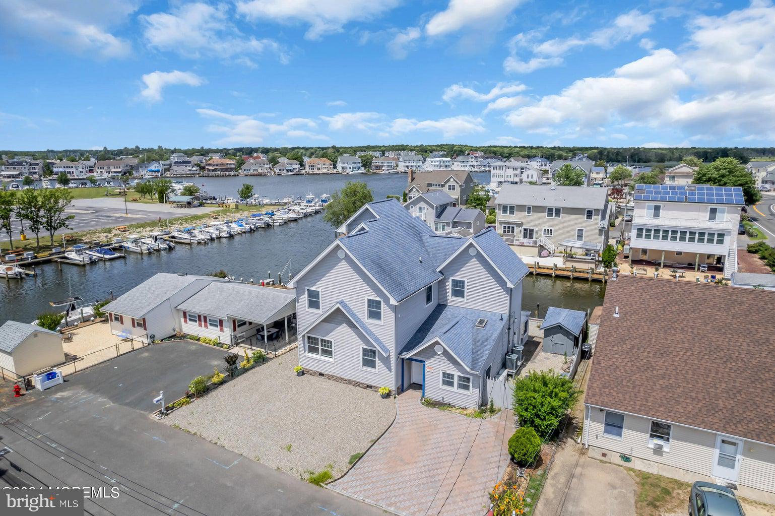 1005 Mauna Loa Dr