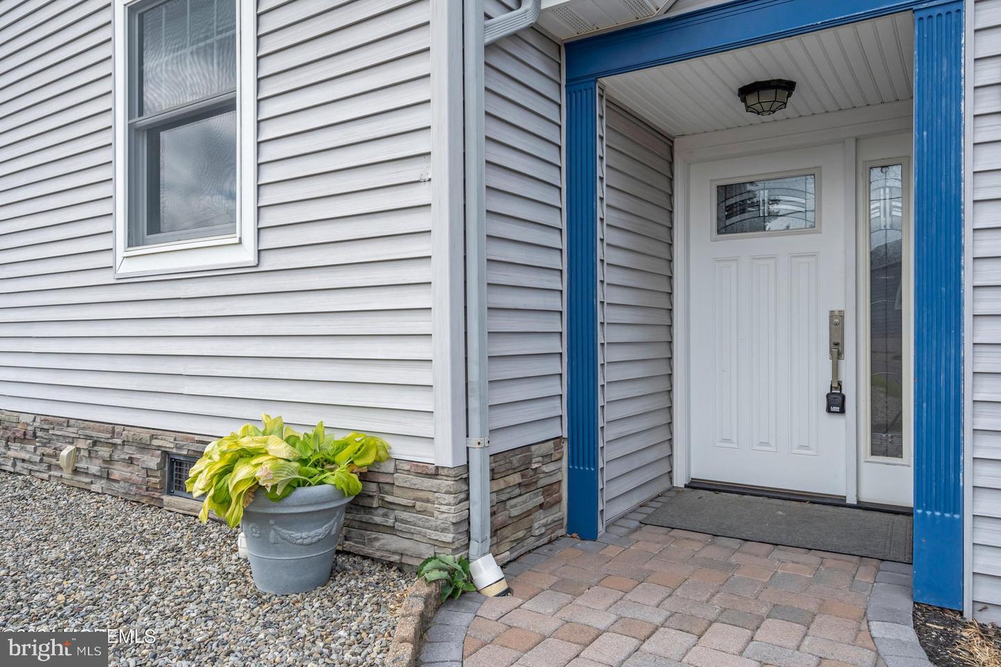 1005 Mauna Loa Dr