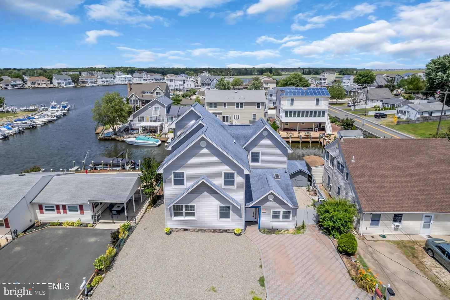 1005 Mauna Loa Dr