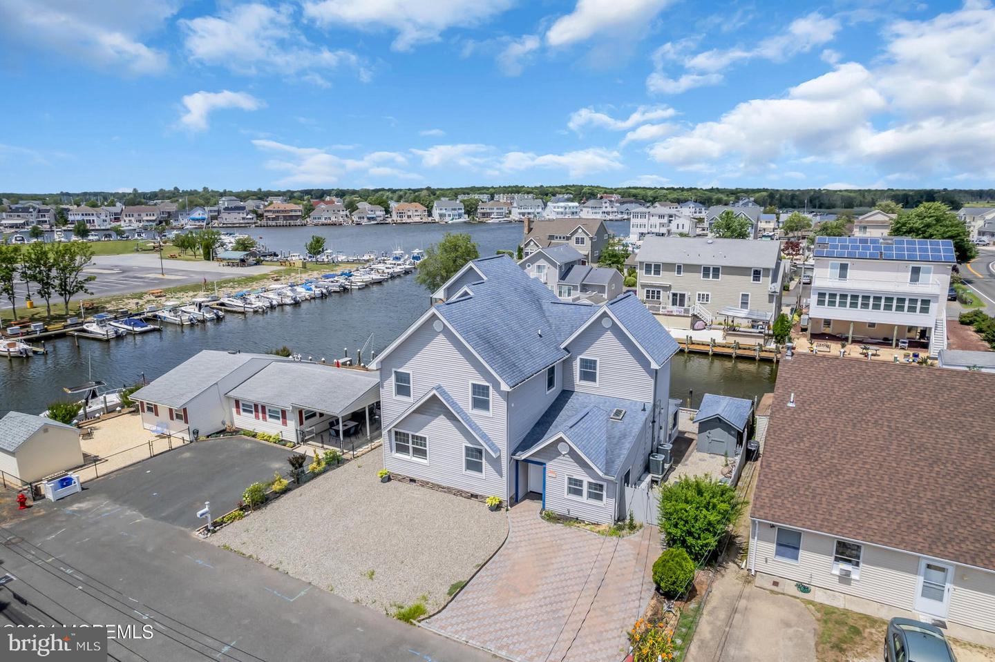 1005 Mauna Loa Dr