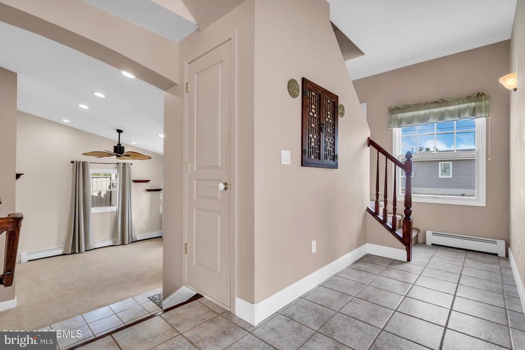 1005 Mauna Loa Dr