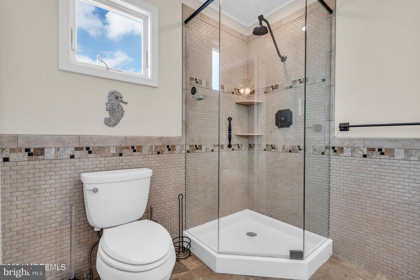 1005 Mauna Loa Dr
