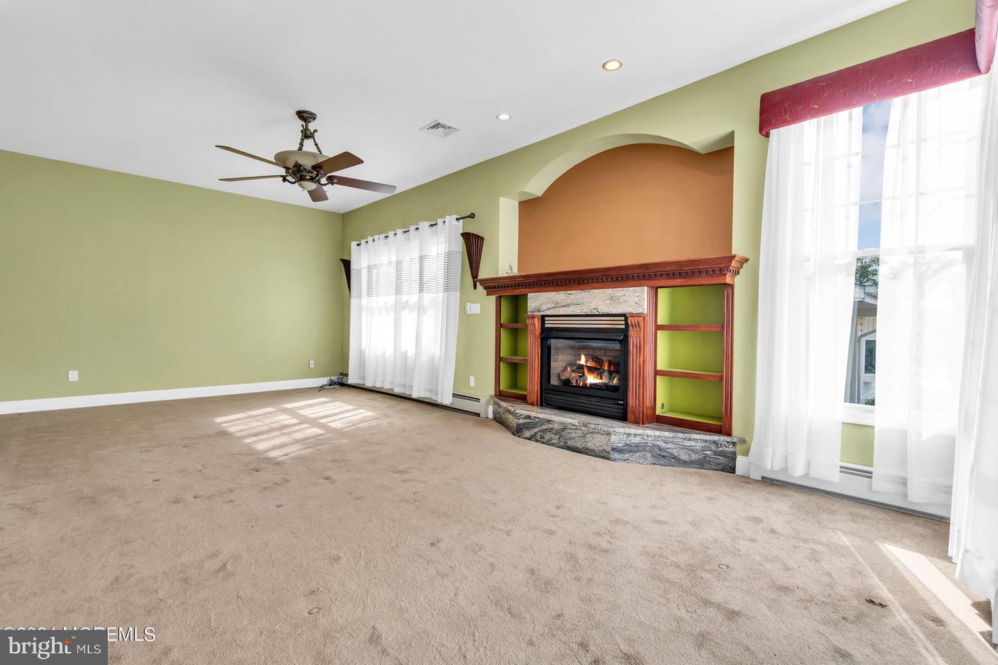 1005 Mauna Loa Dr