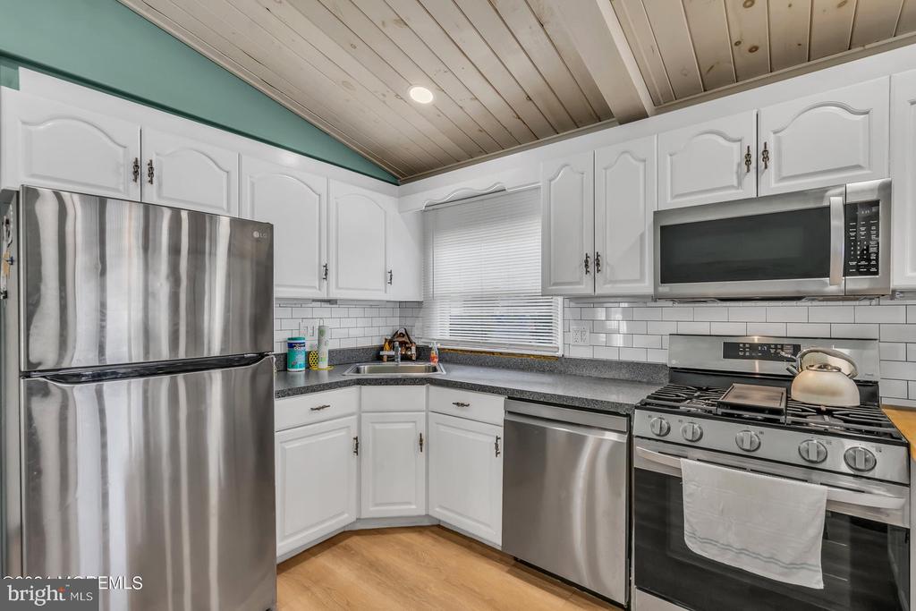 108 E Dory Dr