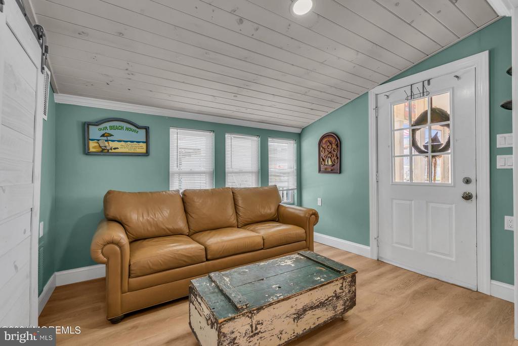 108 E Dory Dr