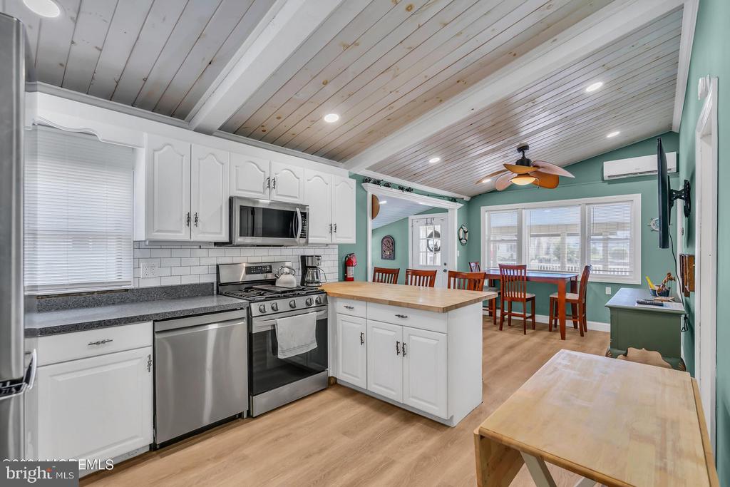 108 E Dory Dr