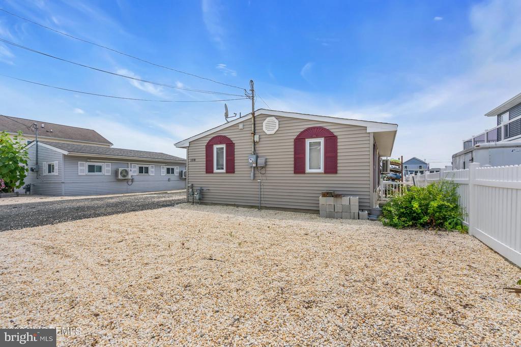 108 E Dory Dr