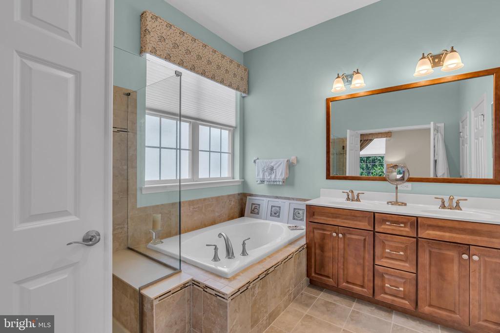 92 Arborridge Dr