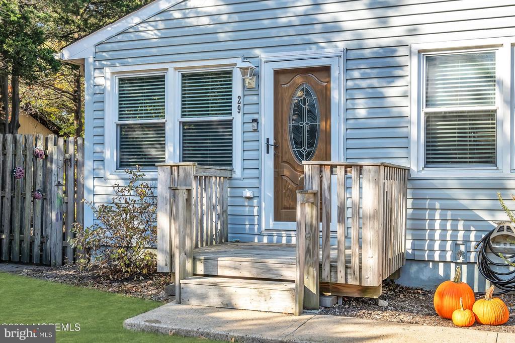 29 Bayberry Dr