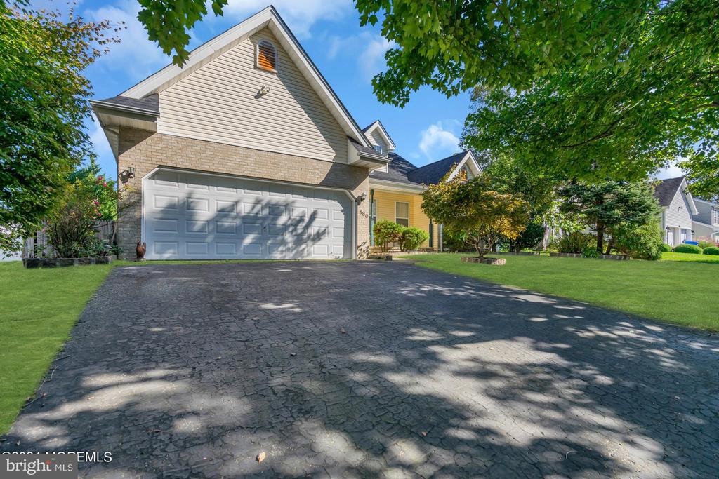180 Compass Rd