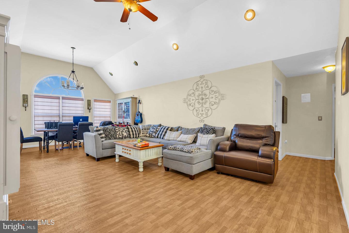 180 Compass Rd