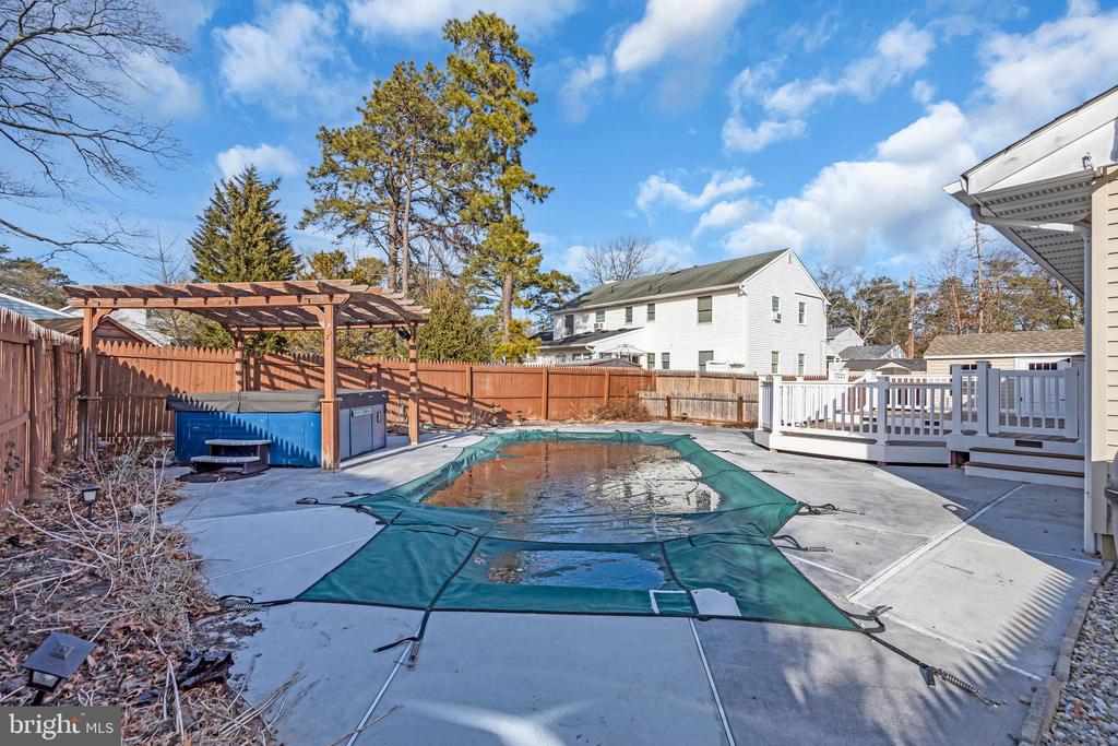 2122 Pineview Rd