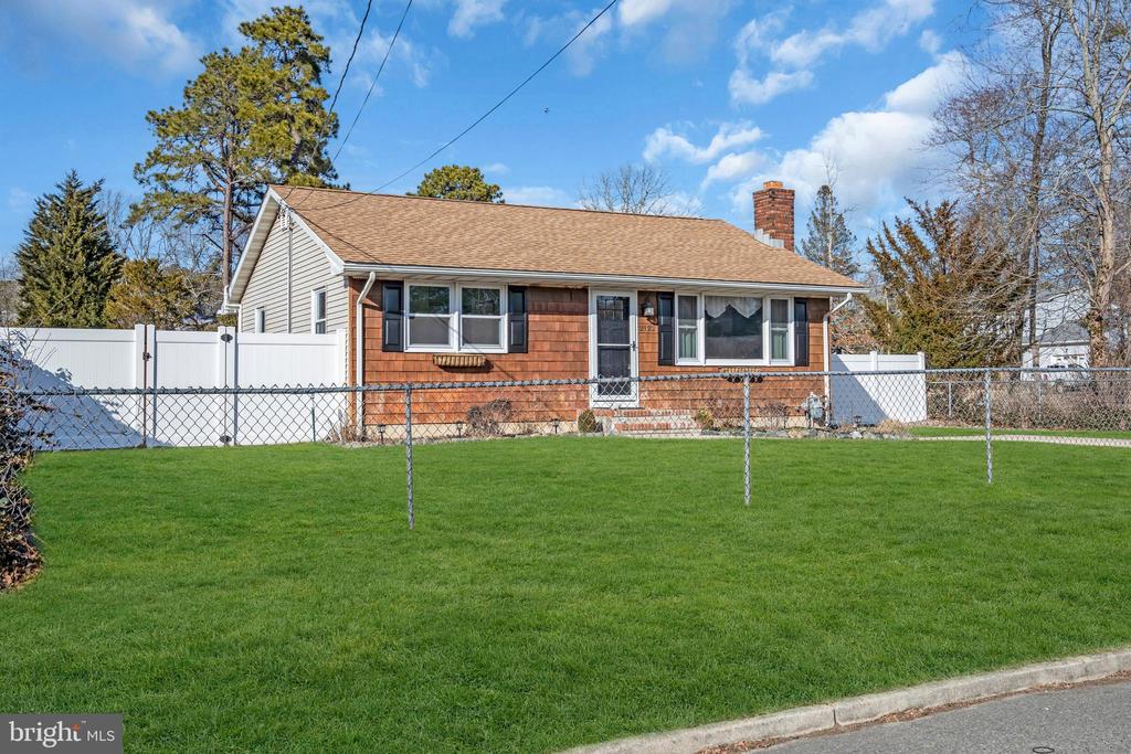 2122 Pineview Rd