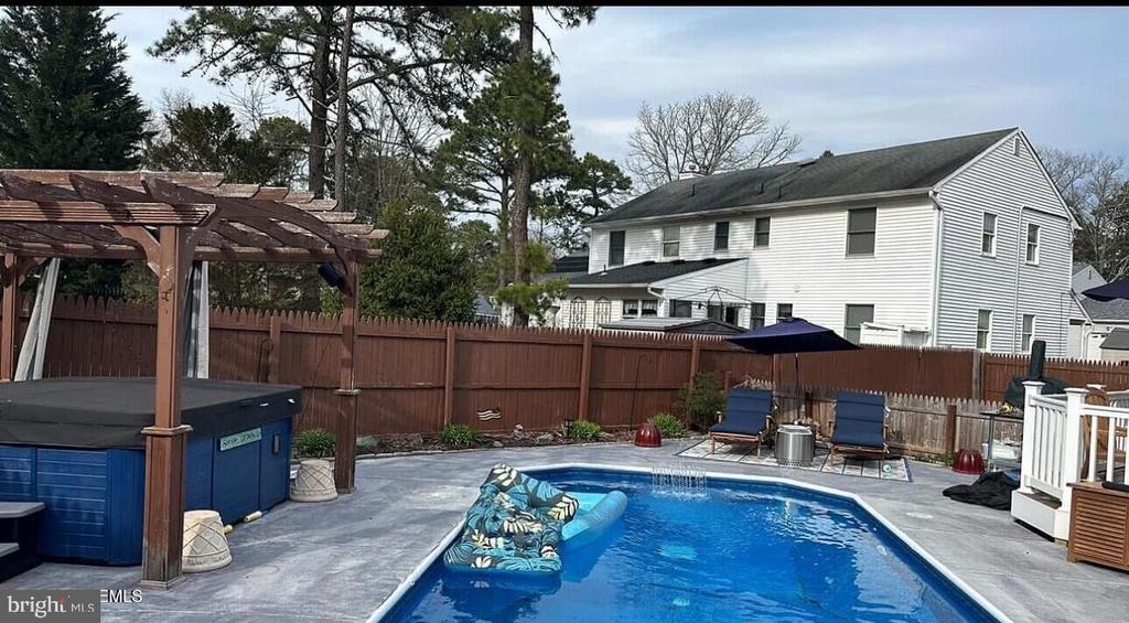 2122 Pineview Rd