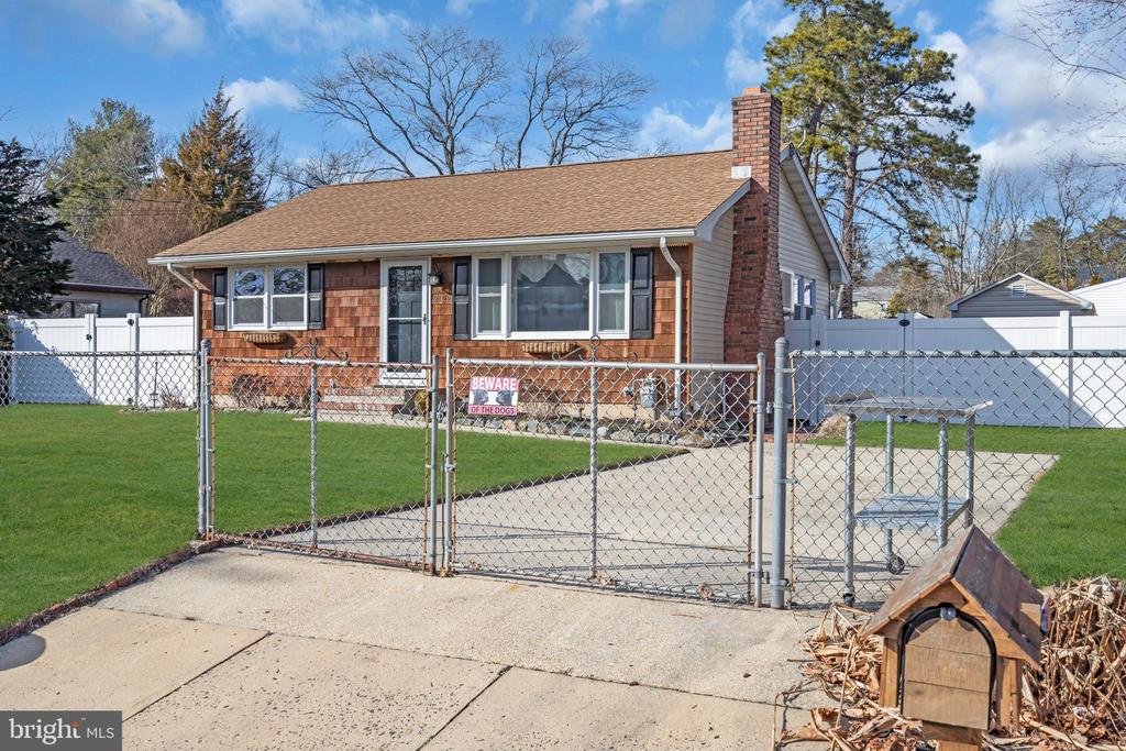 2122 Pineview Rd