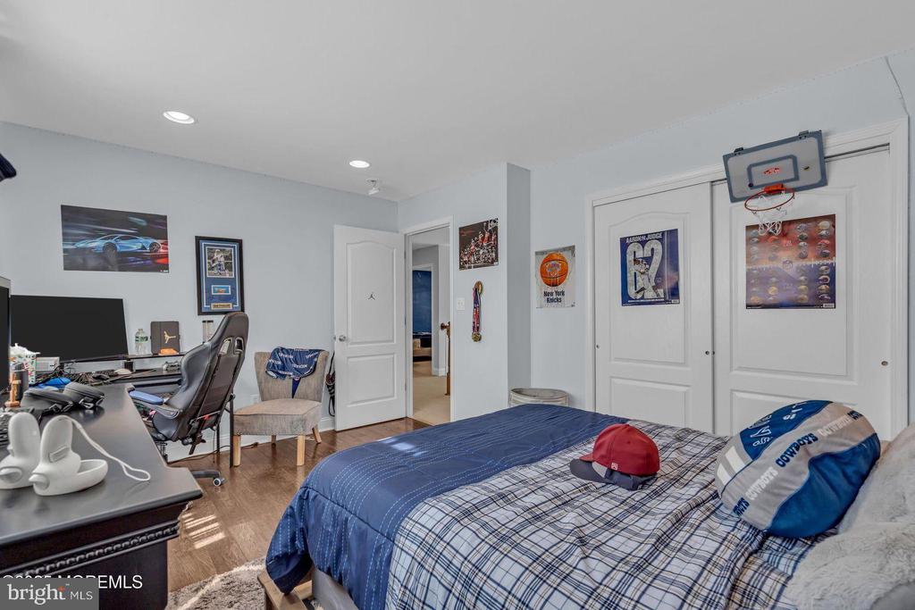 175 Southern Blvd