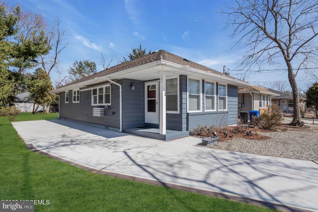 16 Catskill Ct