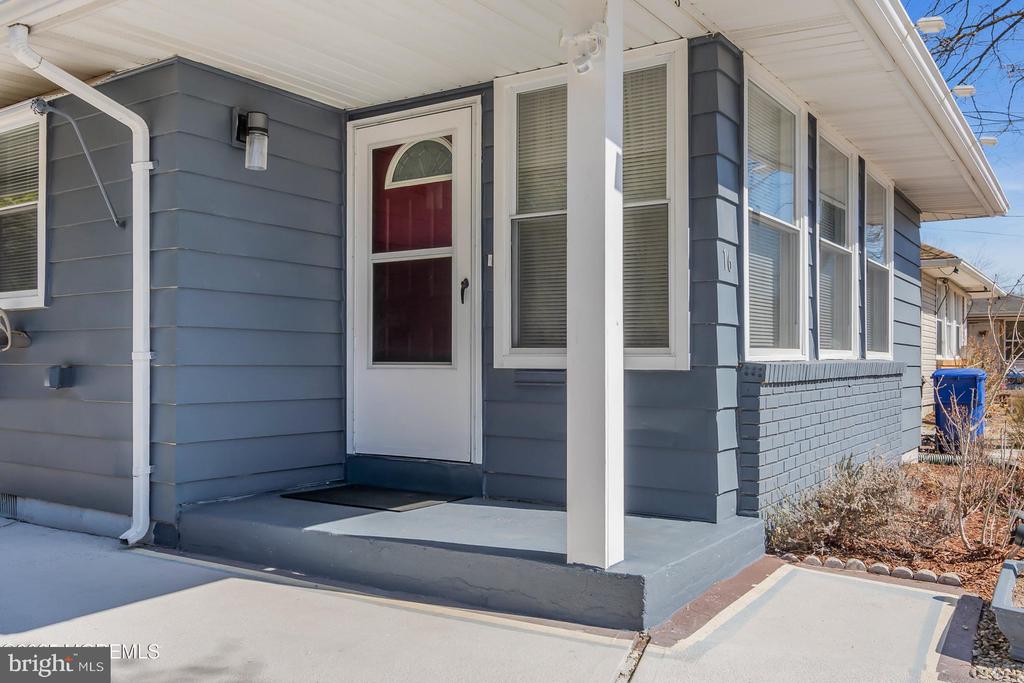 16 Catskill Ct