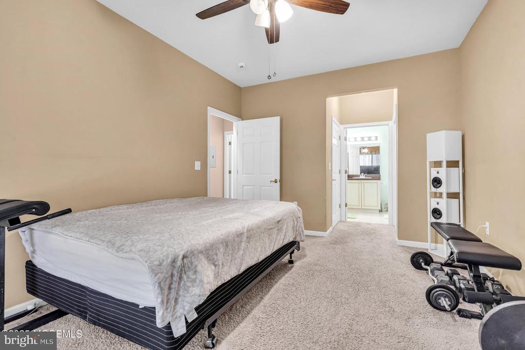 329 Sophee Ln
