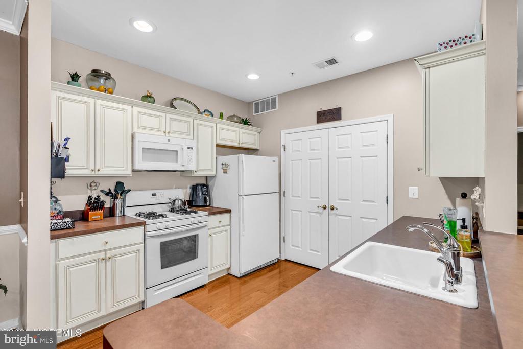 329 Sophee Ln