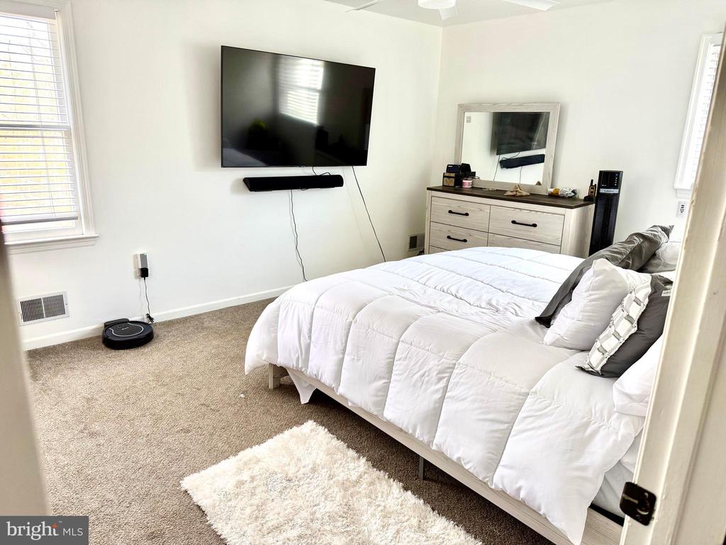 1b Opal Ct