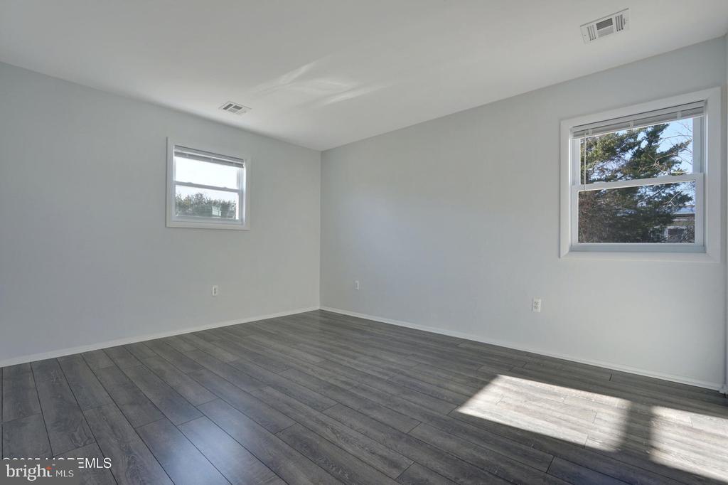 103 Dover Ct