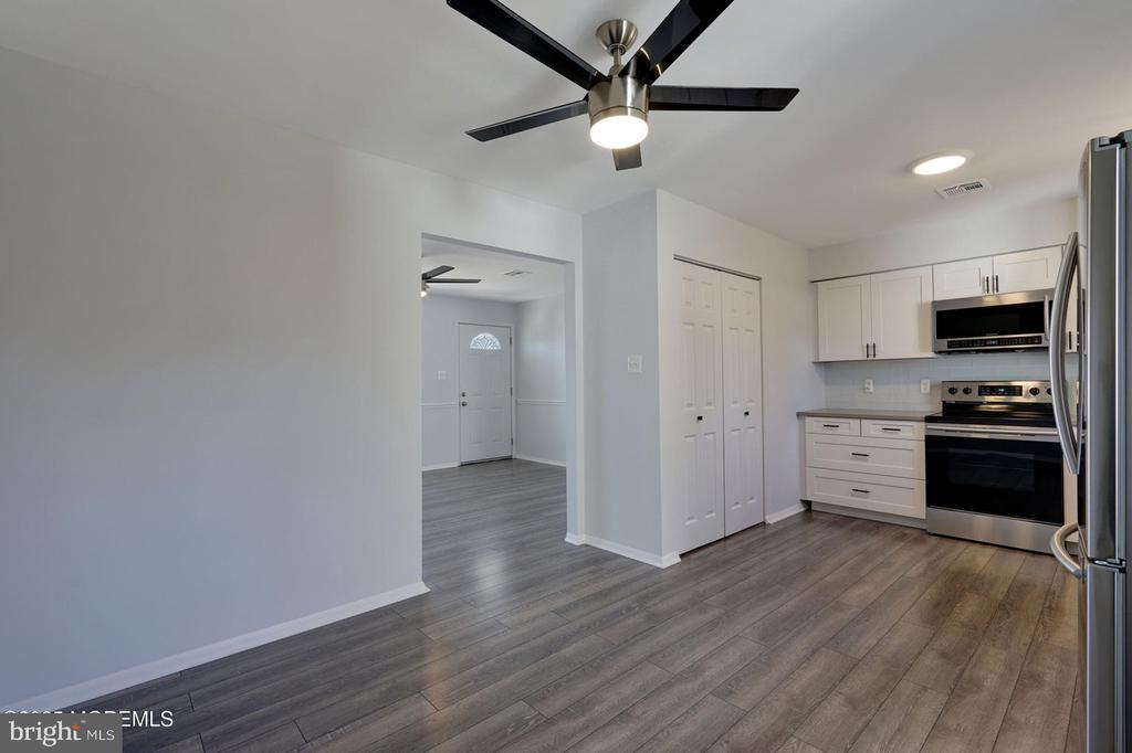 103 Dover Ct