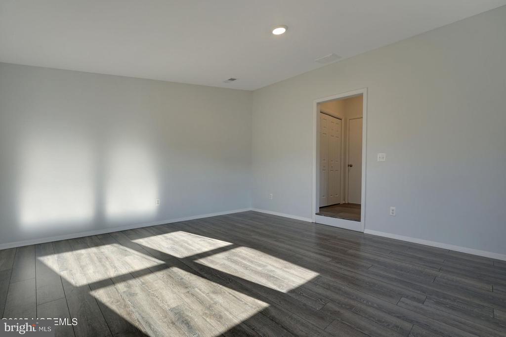 103 Dover Ct