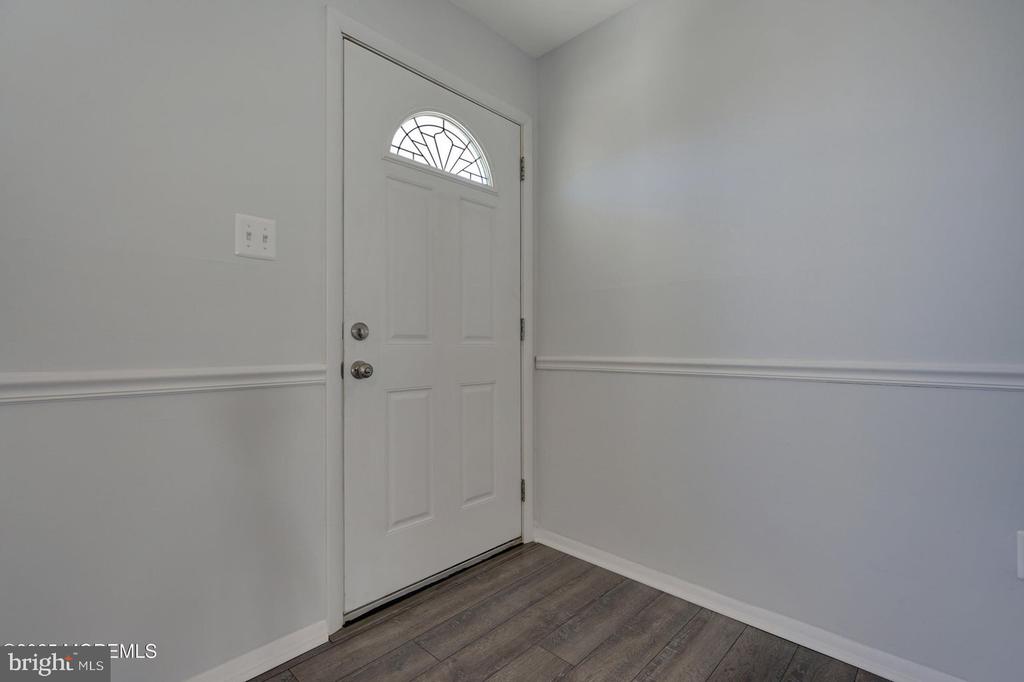 103 Dover Ct