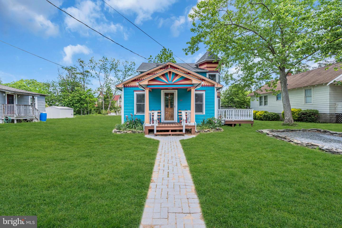 19 Center St