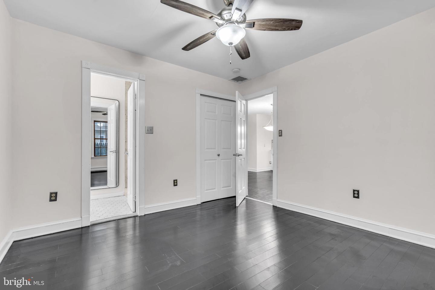 19 Center St