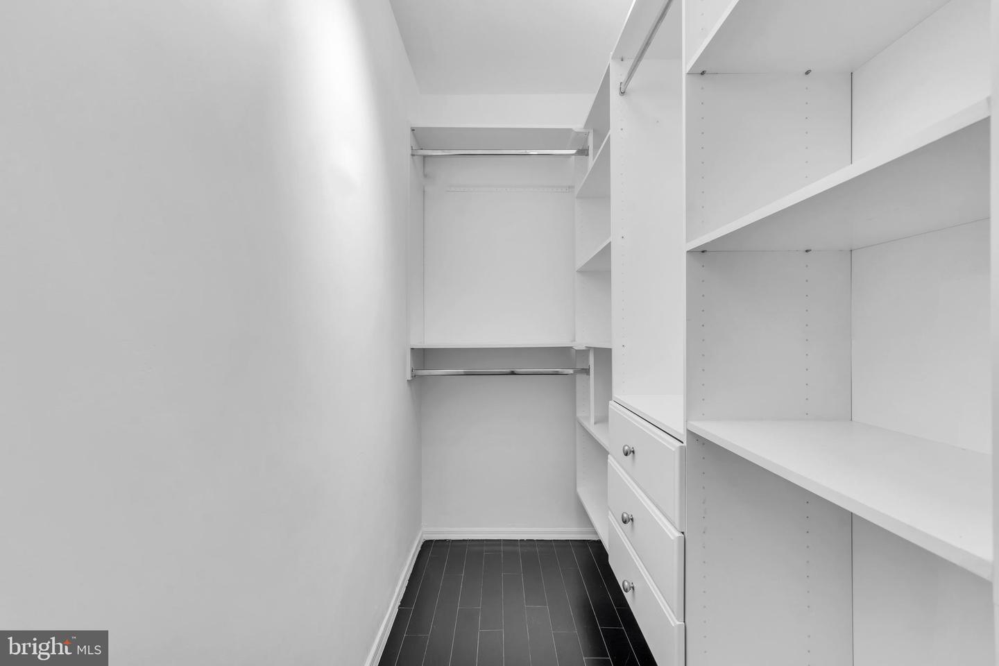 19 Center St