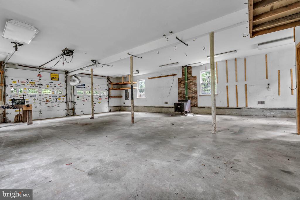 2422 CAPSHAW ROAD