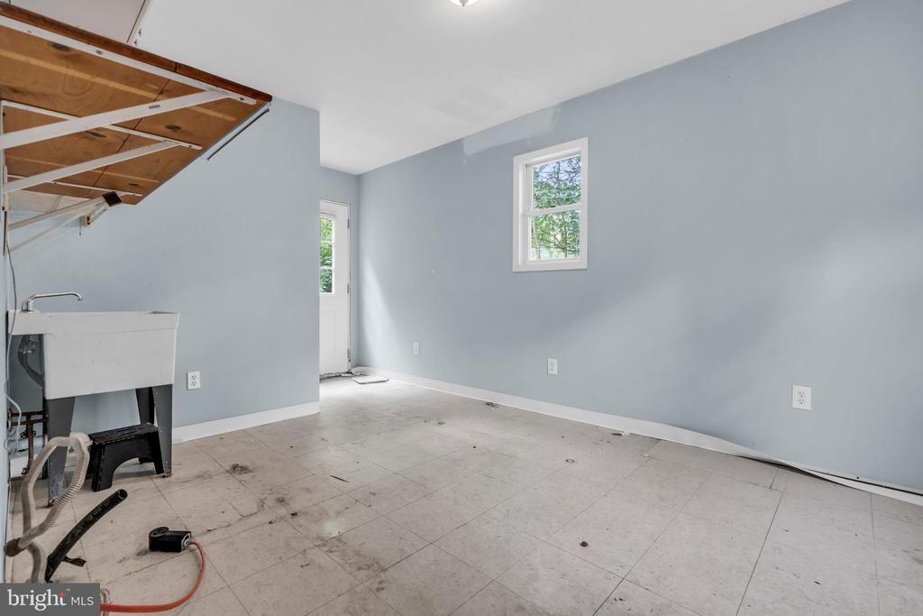 2422 CAPSHAW ROAD