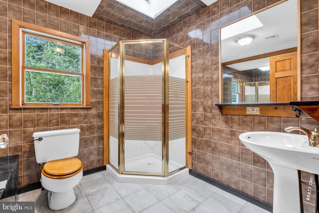 2422 CAPSHAW ROAD