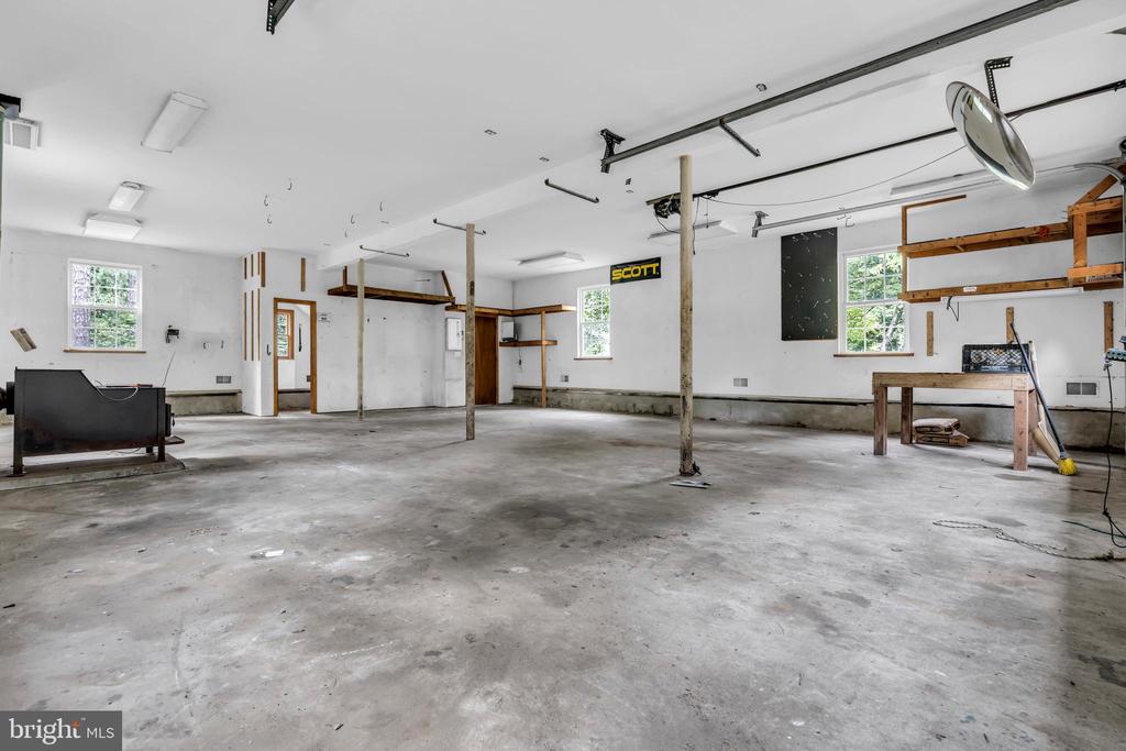 2422 CAPSHAW ROAD