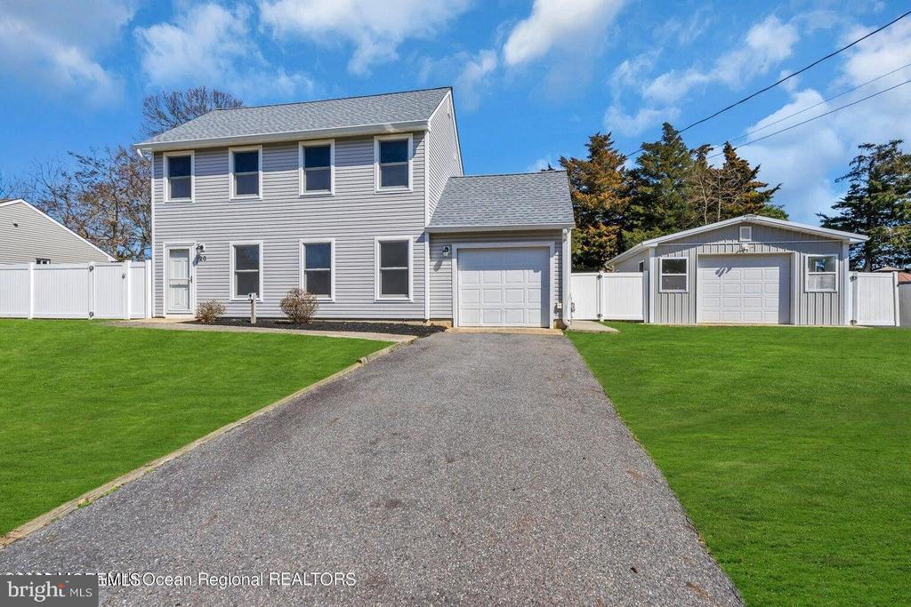20 COLONIAL DRIVE