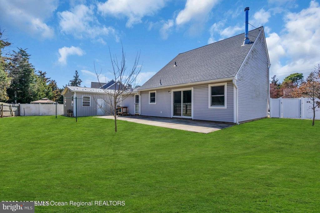 20 COLONIAL DRIVE