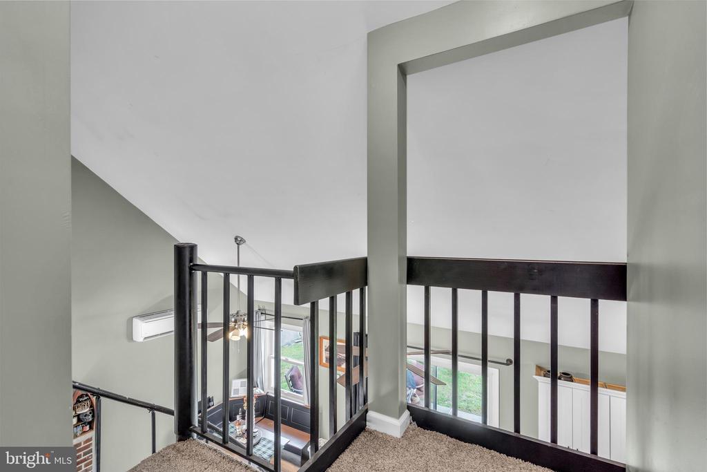 20 COLONIAL DRIVE