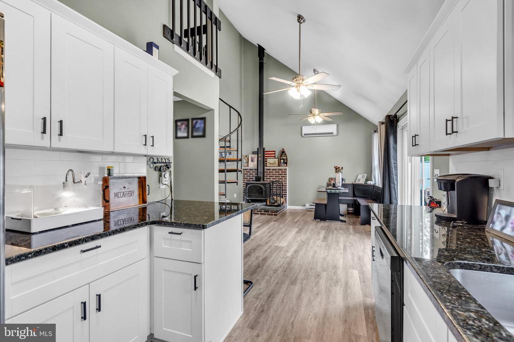 20 COLONIAL DRIVE