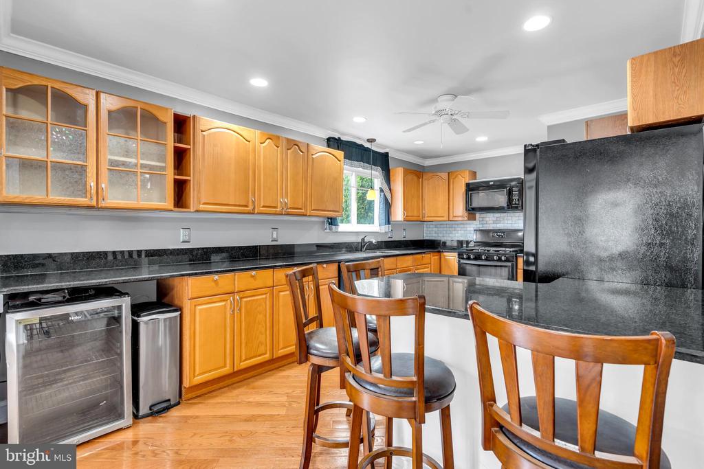 606 POPLAR STREET