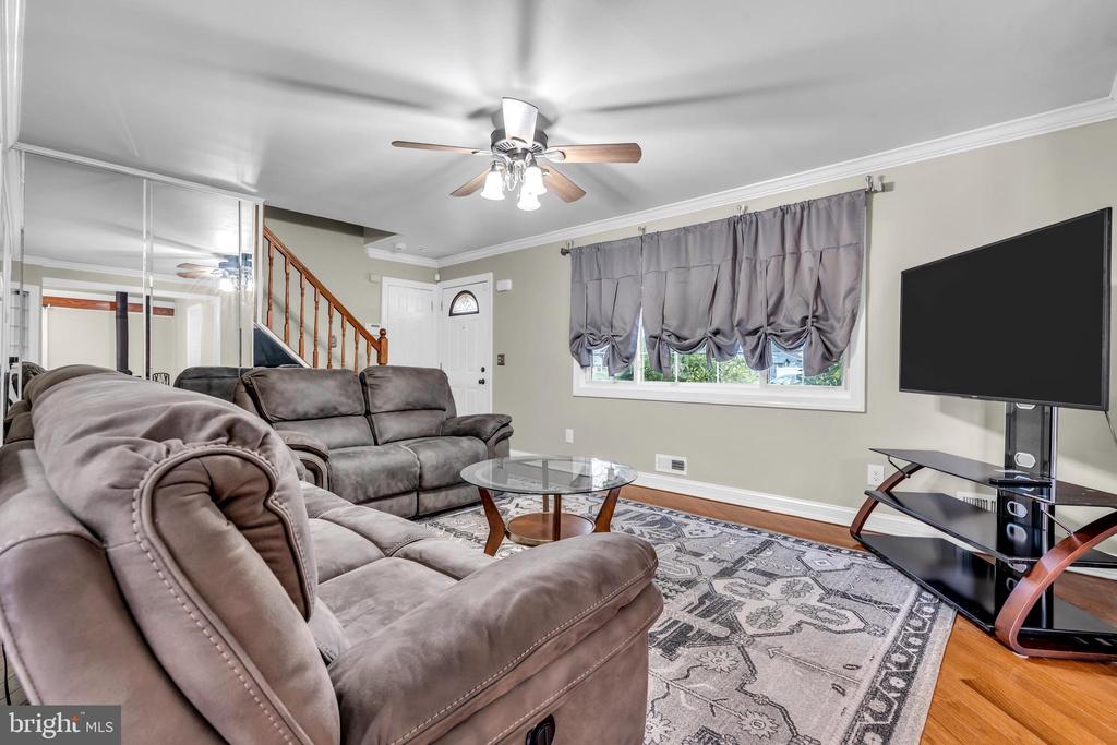 606 POPLAR STREET