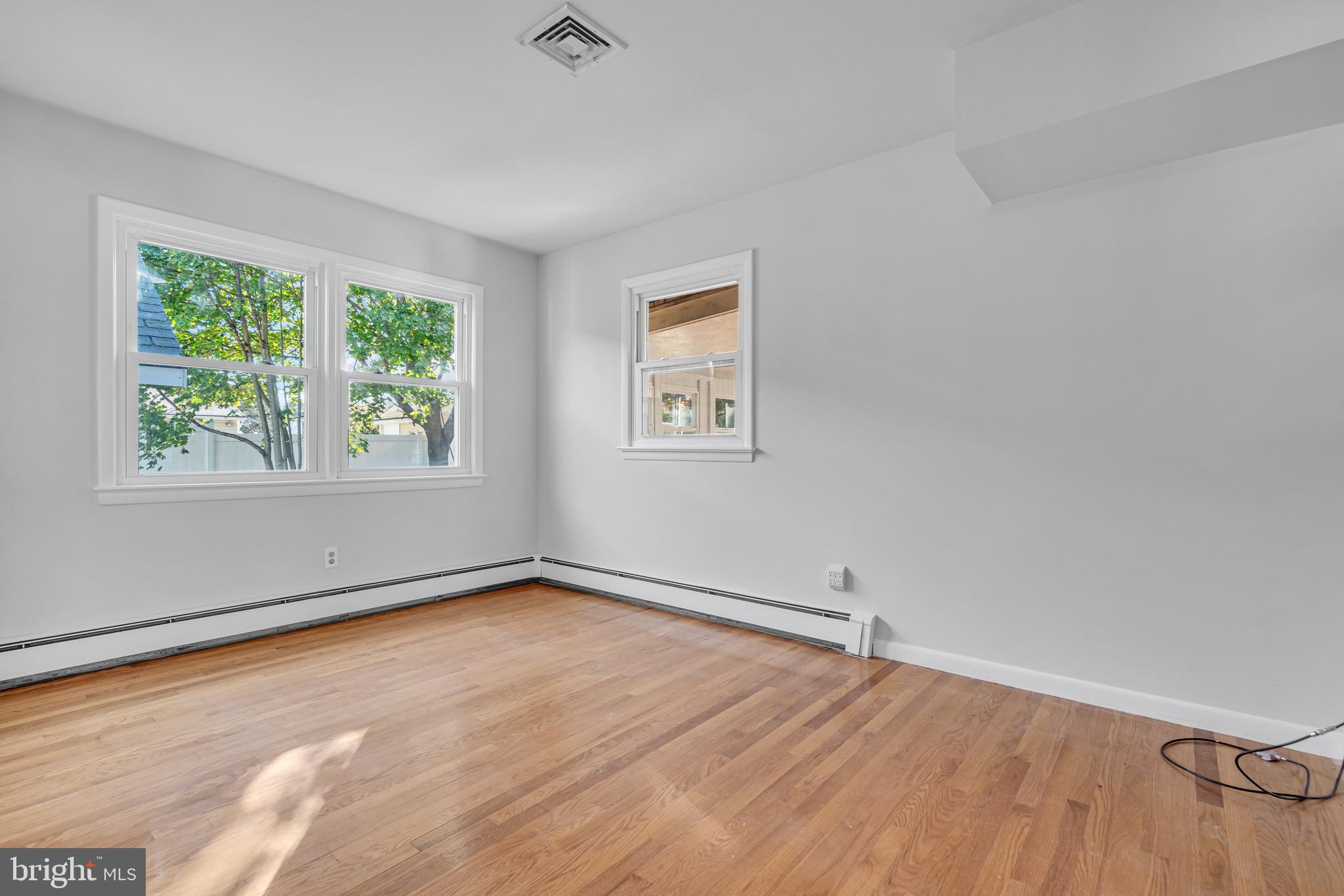 1037 SAVANNAH STREET