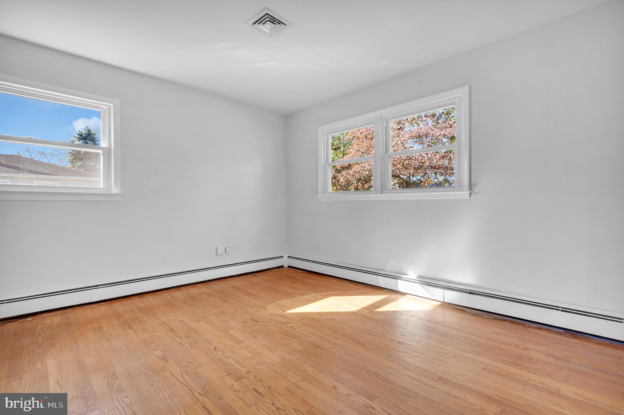 1037 SAVANNAH STREET