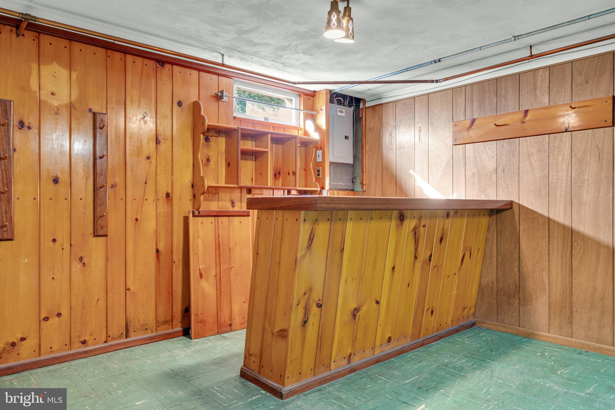 1037 SAVANNAH STREET