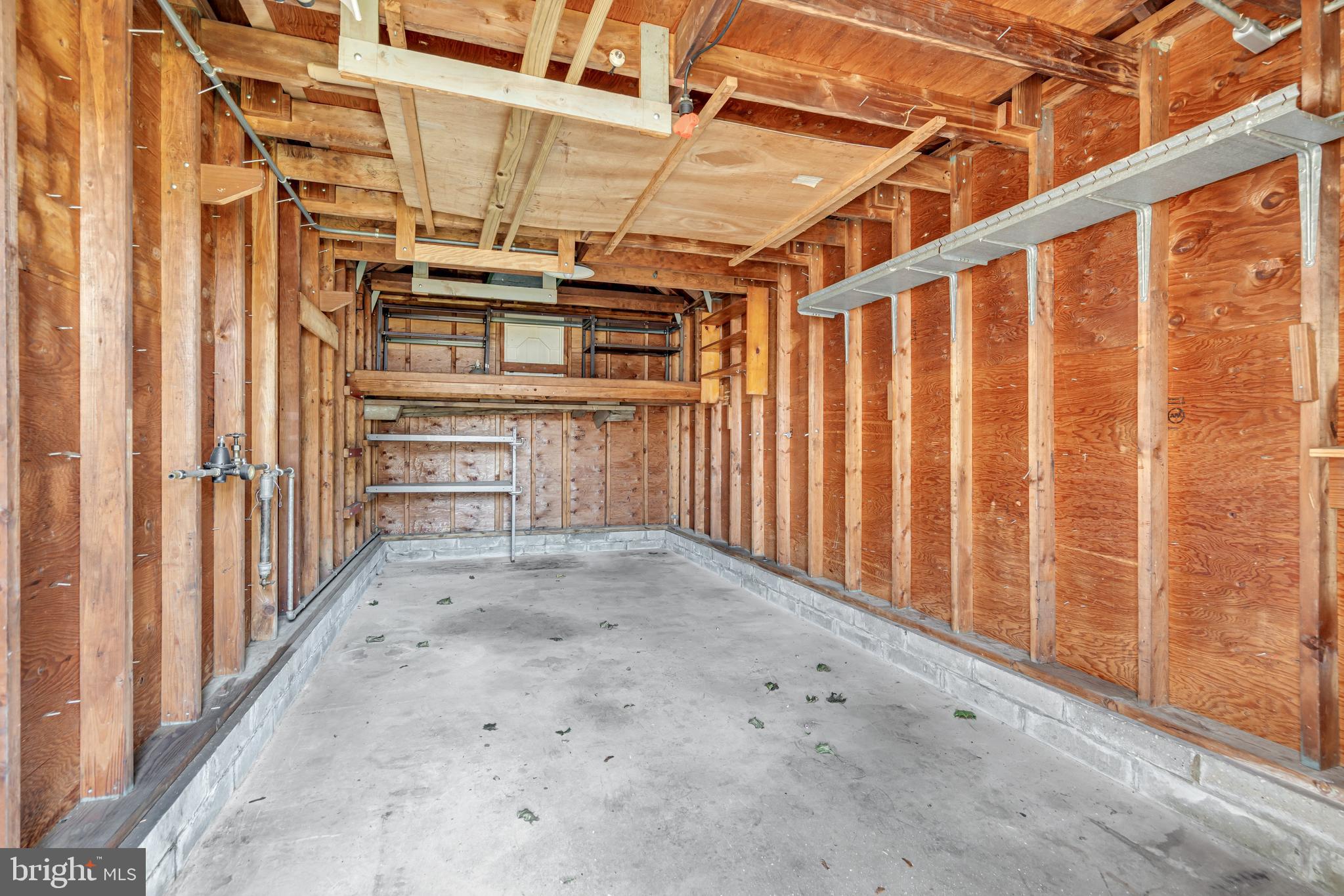 1037 SAVANNAH STREET