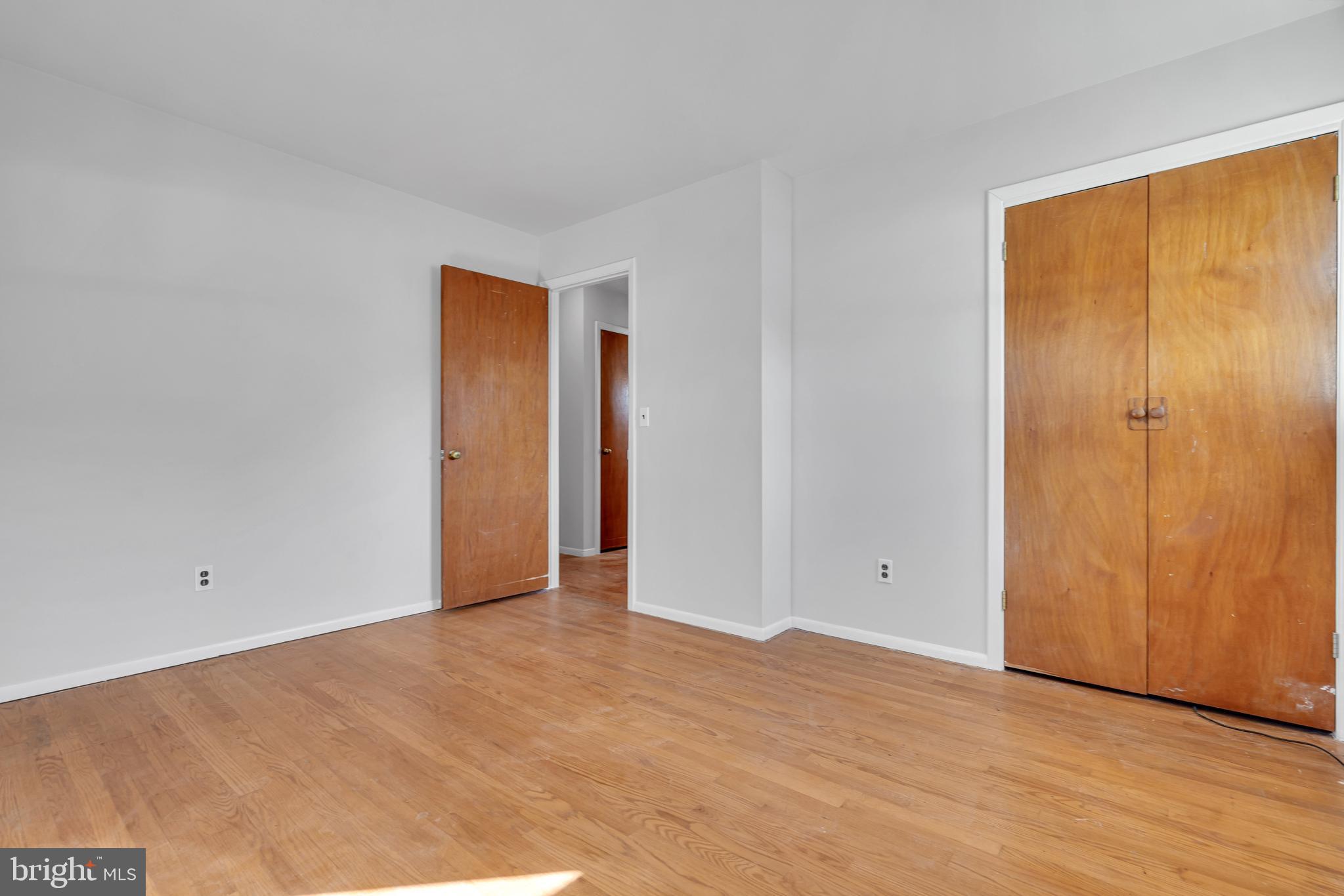 1037 SAVANNAH STREET